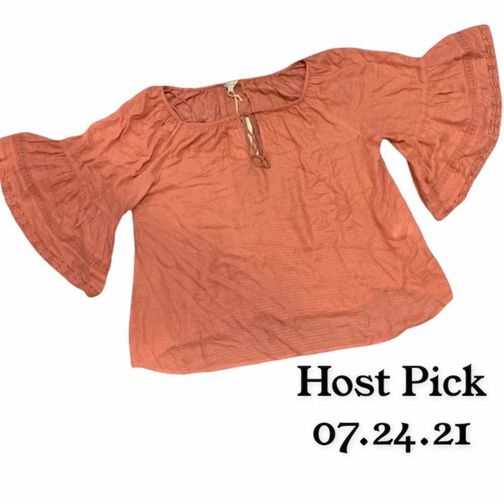 HOST PICK 🌸🆕 Lucky Brand Flowy Top - Picture 1 of 8